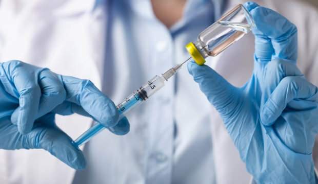 Bilim Kurulu üyesi Özlü’den aşı açıklaması: Bulunsa bile 1-2 yıl daha virüsle yaşayacağız