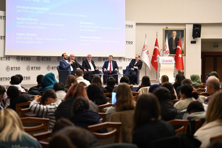 Bursa Ticaret ve Sanayi Odası (BTSO) Tutum, Yatırım ve Türk Malları Haftası kapsamında, Yerli Malı Bilinci ve Gelecek Nesiller Semineri’ne ev sahipliği yaptı. Bursa İl Milli Eğitim Müdürlüğü’nün katkılarıyla düzenlenen programda tarımdan sanayiye kadar her alanda büyük önem taşıyan yerli üretimin önemi vurgulanırken, Bursa’da üretilen ve yurt dışına satılan ürünler ile başarı hikâyeleri öğrencilere tanıtıldı.
