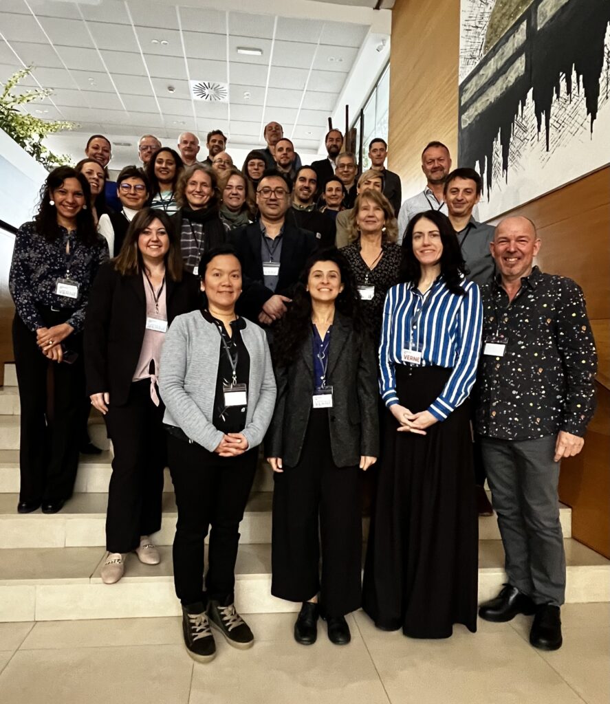 Bursa Uludağ Üniversitesi’nin (BUÜ) proje ortaklığını üstlendiği “VERNE-The one-stop-shop of accessible circular solutions for sustainable tourism” projesinin başlangıç toplantısı 21-22 Kasım tarihlerinde İspanya - Barcelona’da gerçekleştirildi.