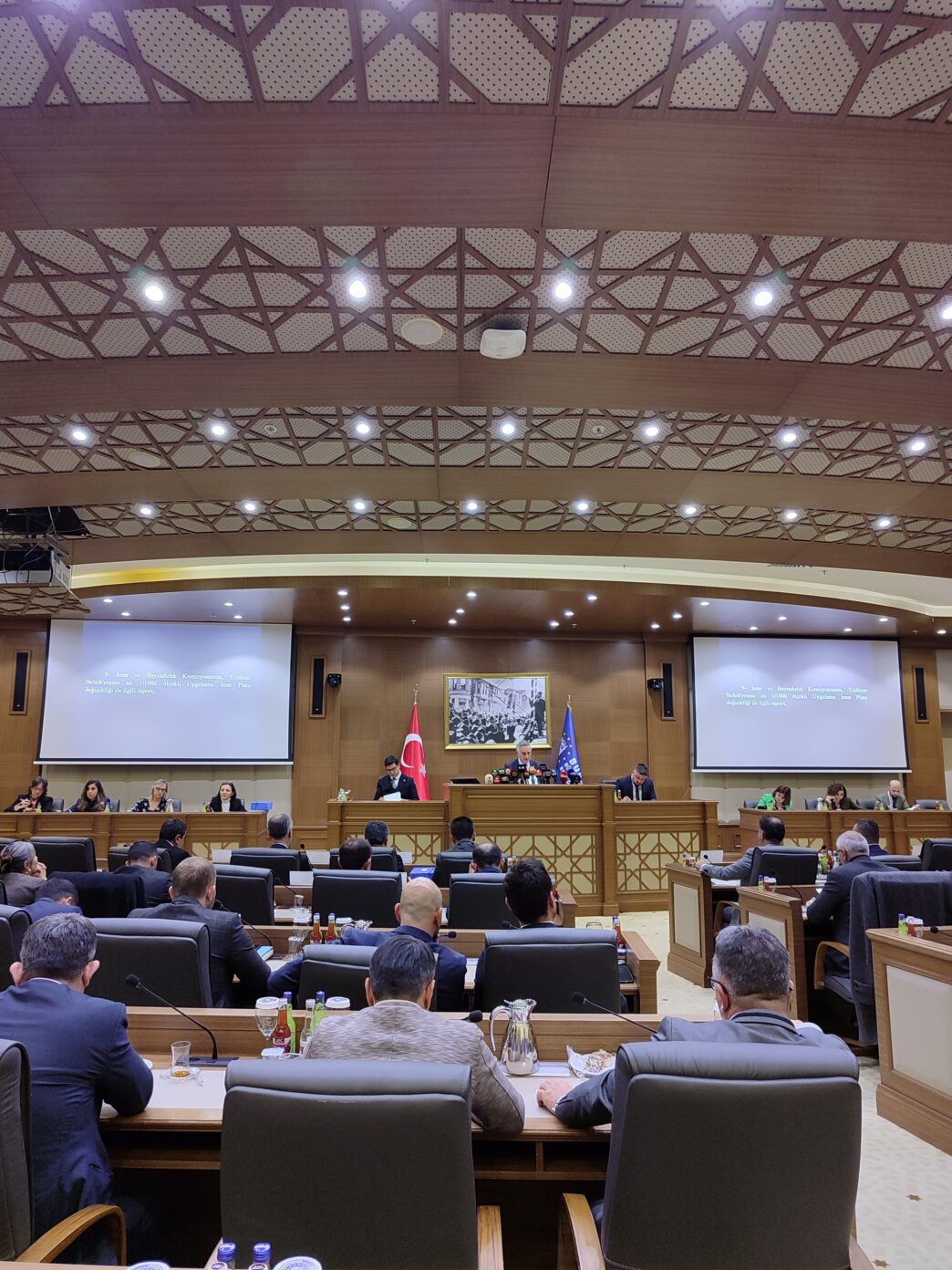 Bursa Büyükşehir Belediye Meclisi Aralık ayı Toplantısının 2. Birleşimi yapıldı. Büyükşehir Belediyesi Ana Hizmet Binası Meclis Toplantı Salonunda gerçekleştirilen meclisin başkanlığını Büyükşehir Belediyesi Başkan Vekili Mustafa Orkun Gazioğlu yaptı.