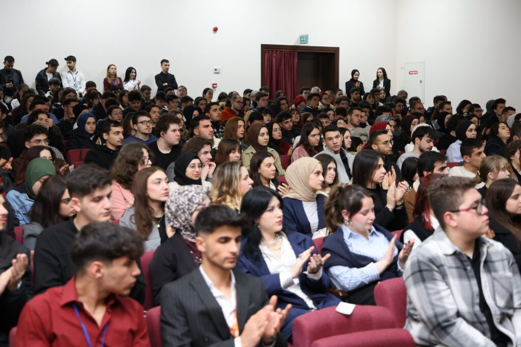 Bursa Uludağ Üniversitesi (BUÜ), kuruluşunun 50. yılında hayırsever iş insanı Asım Kocabıyık’ın adını yaşatmaya devam ediyor.