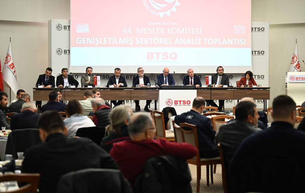 ursa Ticaret ve Sanayi Odası (BTSO) Yönetim Kurulu Başkanı İbrahim Burkay, lojistik sektörü temsilcileri ile bir araya geldi. TEKNOSAB Lojistik Teknopark Girişim Sermayesi Yatırım Fonu’nun kısa sürede 600 yatırımcıya ulaşarak, Türkiye’nin tabana yaygınlık açısından en büyük fonu haline geldiğini belirten Başkan Burkay, “Tüm payların kuruluş sermayesi bedeli karşılığında TEKNOSAB Lojistik Girişim Sermayesi Yatırım Fonu’na devrini gerçekleştirdik. Kamuoyu Aydınlatma Platformu’na (KAP) yaptığımız bildirimle birlikte şirketin yüzde 100 hissesine sahip tek ortağı fon oldu.” dedi.