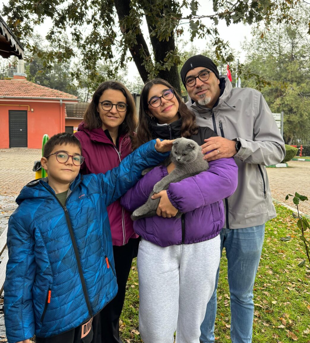 Osmangazi Belediyesi, 2024 yılında 693 kedi ve köpeğin yeni yuvalara kavuşmasını sağladı.