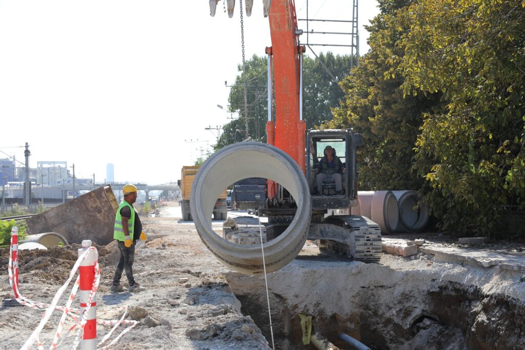 Konya Büyükşehir Belediyesi KOSKİ Genel Müdürlüğü, merkez ve ilçelerde altyapı yatırımlarını 2024 yılında da yoğun şekilde sürdürdü.