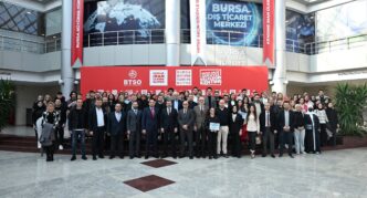 Bursa Ticaret ve Sanayi Odası (BTSO) iş dünyasına rehberlik eden çalışmalarına bir yenisini daha ekledi. Bursa’da ticaretin kalbini oluşturan ‘Tarihi Çarşı ve Hanlar Bölgesi’nin dijital dönüşümü için çalışmalarına hız veren BTSO, bölge esnafını küresel vitrine taşımak amacıyla e-ticaret eğitim programları hazırladı.
