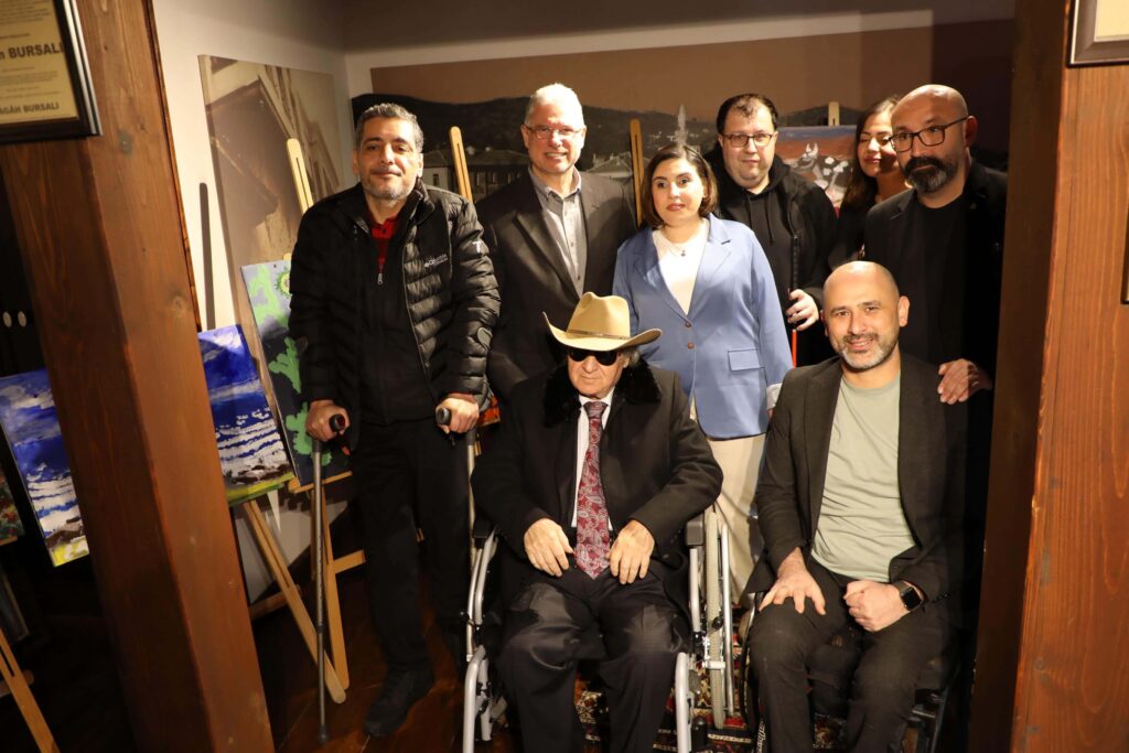 Mudanya Belediyesi, Beyaz Baston Görme Engelliler Haftası kapsamında, doğuştan görme engelli dünyaca ünlü ressam Eşref Armağan’ı konuk etti.