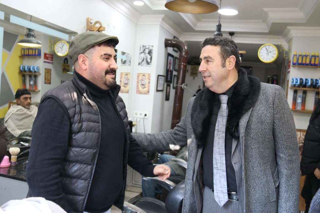 Sivas Esnaf ve Sanatkarlar Odaları Birliği Başkanı Hakan Demirgil , asgari ücretin artışı ile birlikte bağkur primlerinin ve giderlerin de arttığını ifade etti.