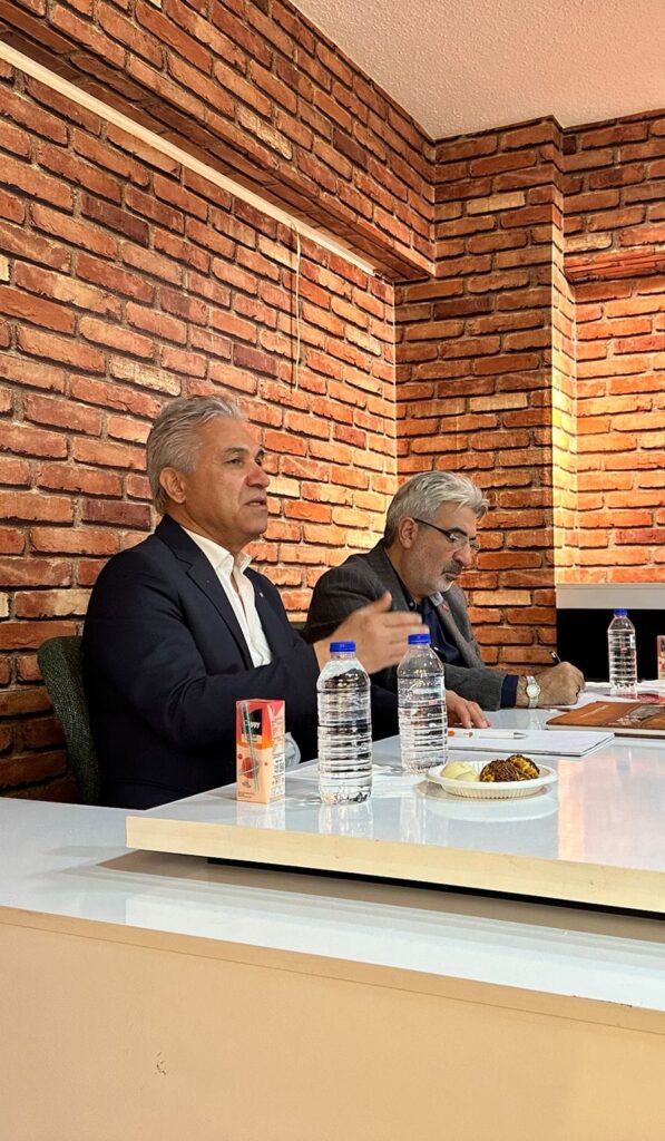 Esnaf ve Sanatkârlar Derneği ESDER Bursa Şubemizin düzenlediği ‘1 Konu 1 Konuk’ program konuğumuz Ziraat Mühendisleri Odası Bursa şube Başkanı Dr. Fevzi Çakmak oldu.