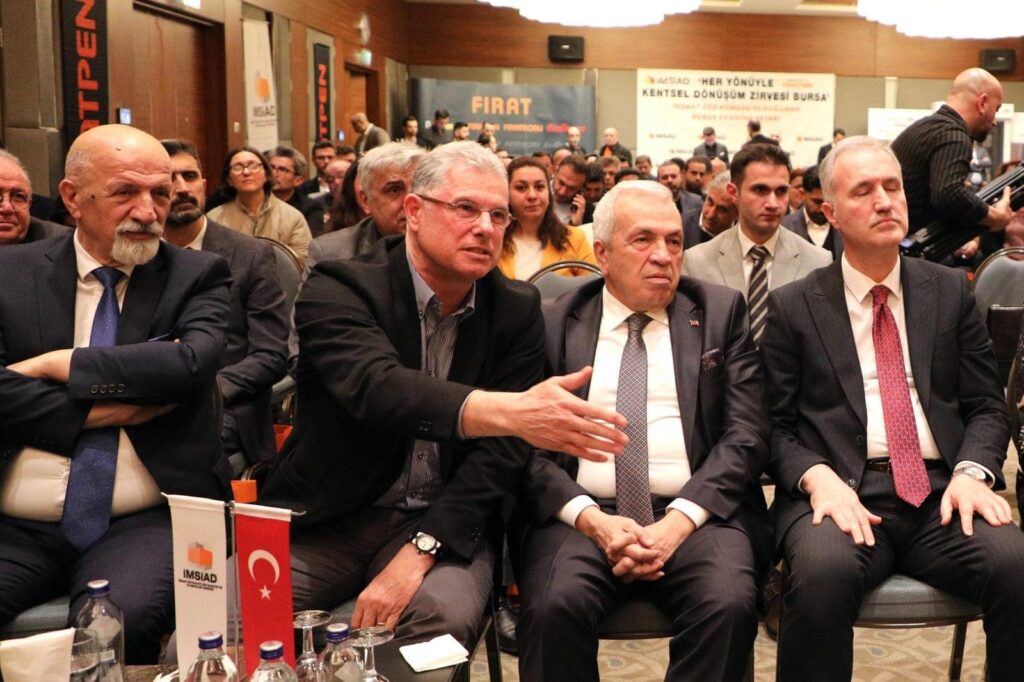 Mudanya Belediye Başkanı Deniz Dalgıç, kentsel dönüşüm sürecinde yoğunluk artışına kesinlikle izin vermeyeceklerini vurgulayarak, “Mudanya’nın geleceğini korumak bizim görevimiz” dedi.