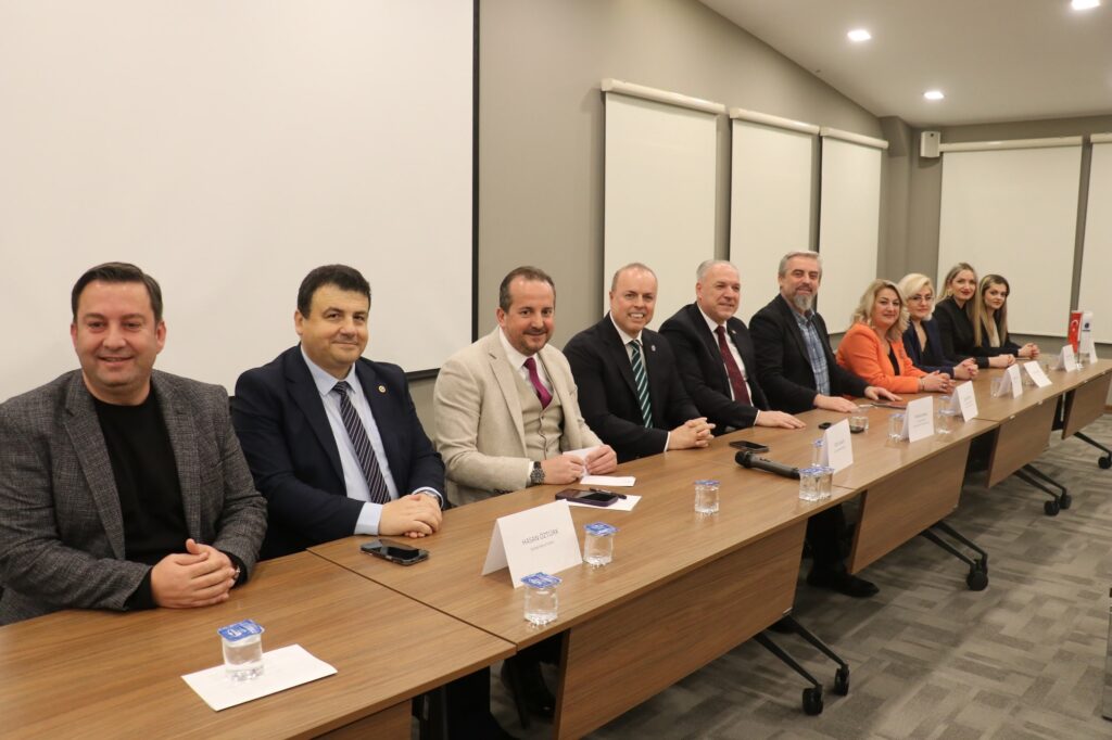 Balkan Rumeli Sanayicileri ve İş İnsanları Derneği (BALKANTÜRKSİAD), 9 Şubat 2025 tarihinde Kosova’da yapılacak milletvekilli seçimleri öncesi Kosova Demokratik Türk Partisi Genel Başkanı ve Kalkınma Bakanı Fikrim Damka ile beraberindeki heyeti ağırladı.