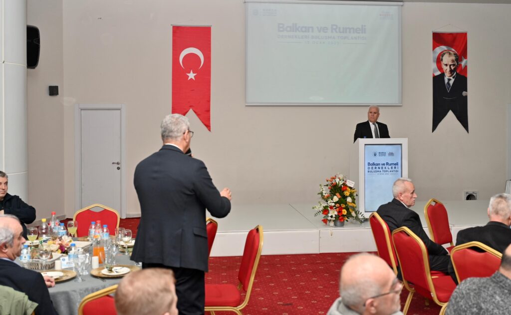 Bursa Büyükşehir Belediye Başkanı Mustafa Bozbey, Balkan ve Rumeli dernek ve sivil toplum kuruluşlarının temsilcileriyle bir araya geldi. Bursa’nın bir Balkan şehri olduğunu söyleyen Başkan Bozbey, uzun yıllardır konuşulan Balkan Enstitüsü’nü bu dönemde hayata geçirmek istediklerini belirtti.