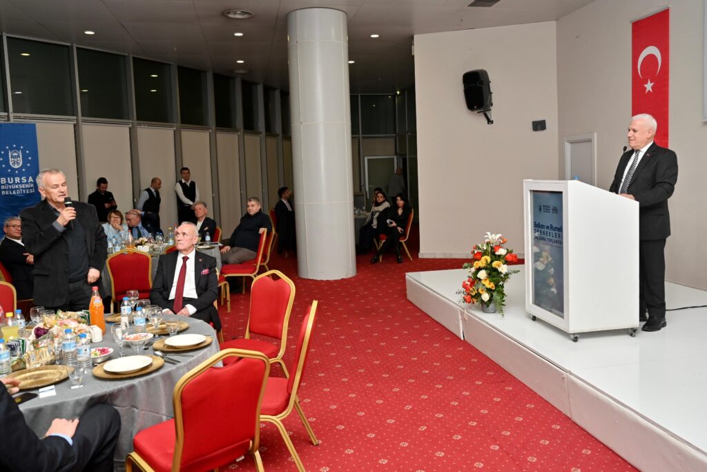 Bursa Büyükşehir Belediye Başkanı Mustafa Bozbey, Balkan ve Rumeli dernek ve sivil toplum kuruluşlarının temsilcileriyle bir araya geldi. Bursa’nın bir Balkan şehri olduğunu söyleyen Başkan Bozbey, uzun yıllardır konuşulan Balkan Enstitüsü’nü bu dönemde hayata geçirmek istediklerini belirtti.