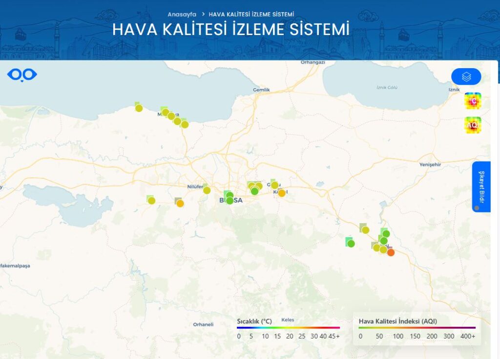 Bursa’da hava kirliliğini ve çevresel gürültüyü azaltarak halkın yaşam kalitesini yükseltmeyi amaçlayan Bursa Büyükşehir Belediyesi, hava ve gürültü kirliliğinin tespitine yönelik mobil izleme ağı oluşturdu. Toplam 24 adet mobil hava kalitesi ölçüm cihazından elde edilen veriler, Büyükşehir Belediyesi’nin internet sitesinden vatandaşlarla anlık olarak paylaşılıyor.