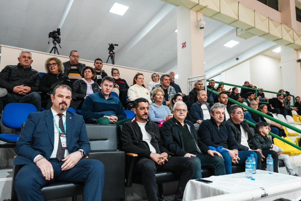 2024-2025 TKBL 17. hafta müsabakasında Aslan Yol Burhaniye Belediyespor, Emlak Konut Gelişim'i taraftarı önünde 70-51'lik skorla mağlup ederek puanını 25'e yükseltti.