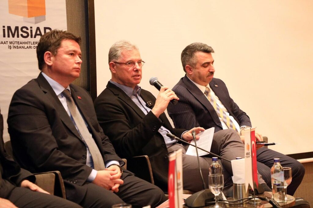 Mudanya Belediye Başkanı Deniz Dalgıç, kentsel dönüşüm sürecinde yoğunluk artışına kesinlikle izin vermeyeceklerini vurgulayarak, “Mudanya’nın geleceğini korumak bizim görevimiz” dedi.