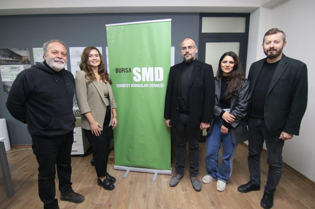 Bursa Serbest Mimarlar Derneği (Bursa SMD) Başkanı Can Şimşek Bolu Kartalkaya’daki otel yangını faciasının ardından yaptığı açıklamada, “Hâlâ bu tür felaketlerin ihmaller sonucu yaşanıyor olması hepimiz için son derece vahim bir durumdur” dedi.