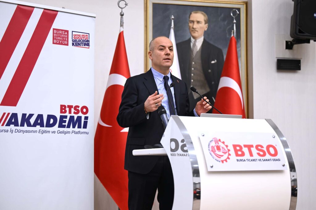 Bursa Ticaret ve Sanayi Odası (BTSO) Çevre, Şehircilik ve İklim Değişikliği Bakanlığı ile işbirliğinde ‘Yeşil Dönüşüm ve Sınırda Karbon Düzenleme Mekanizması Bilgilendirme ve İstişare Toplantısı’ düzenledi.