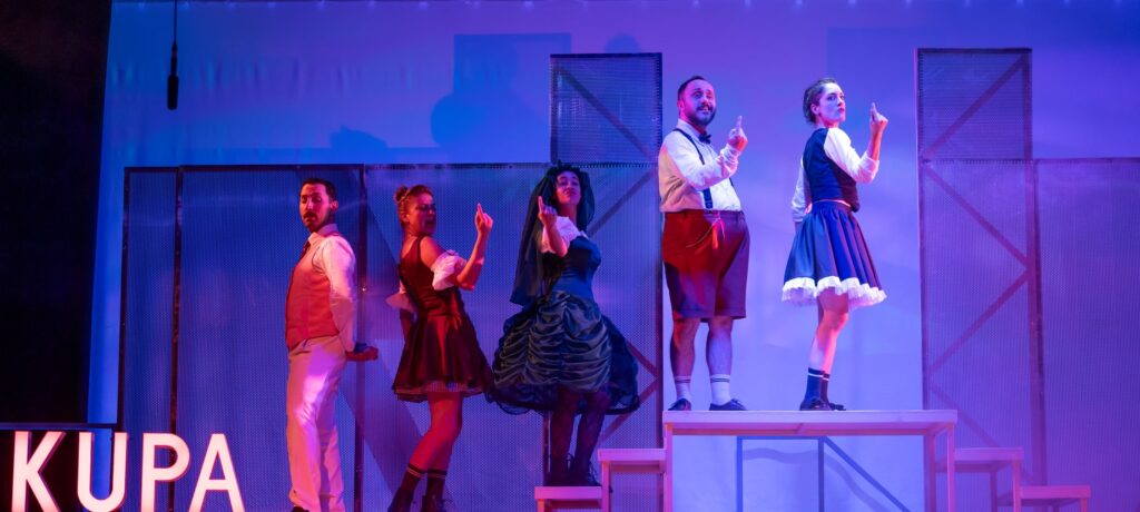 Nilüfer Kent Tiyatrosu, sezonun yeni oyunu ‘Şvayk’ ile İstanbul turnesine çıkıyor. Şvayk, Şubat ve Mart aylarındaki program çerçevesinde İstanbullu sanatseverler ile buluşacak.