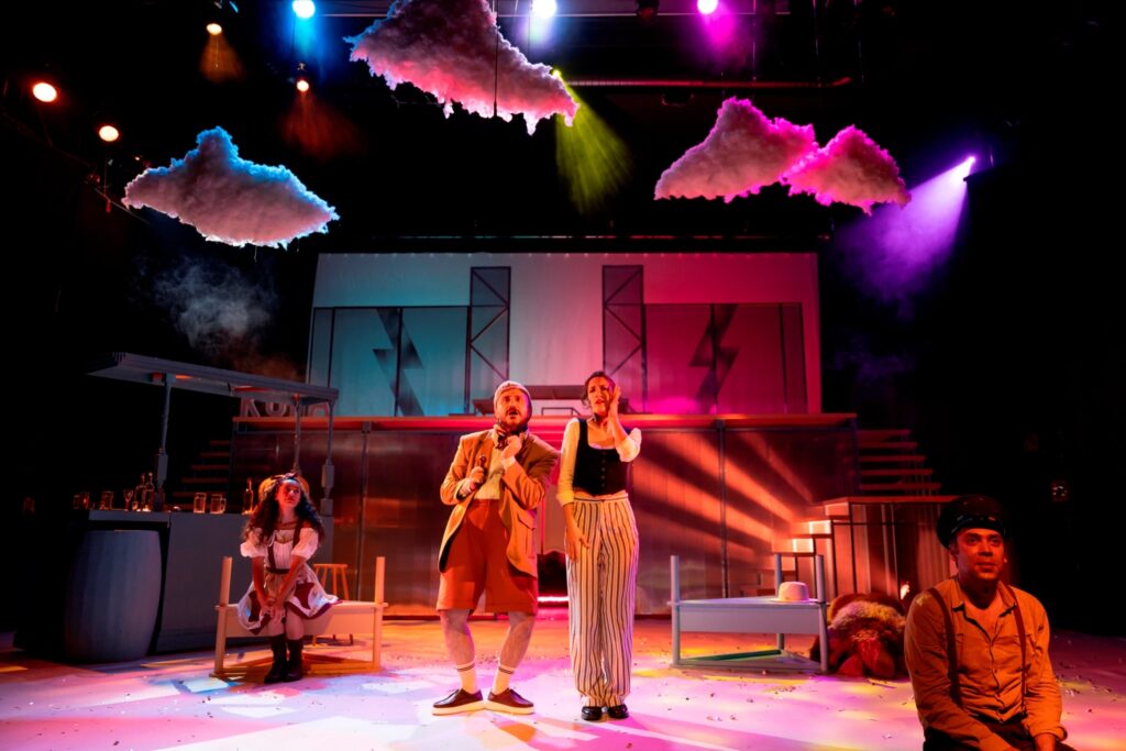 Nilüfer Kent Tiyatrosu, sezonun yeni oyunu ‘Şvayk’ ile İstanbul turnesine çıkıyor. Şvayk, Şubat ve Mart aylarındaki program çerçevesinde İstanbullu sanatseverler ile buluşacak.