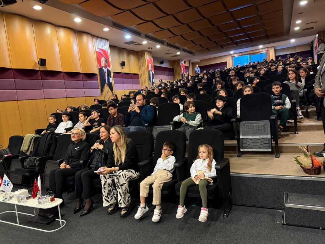İstanbul BUSADER, ''İSTANBUL BUSADER KONUŞUYOR'' projesi kapsamında düzenlenen ''Sürdürülebilir Bir Çevre Serisi'' söyleşilerinin ilkini Doğa Koleji Ataşehir 1. Kampüs’ünde gerçekleştirdi.