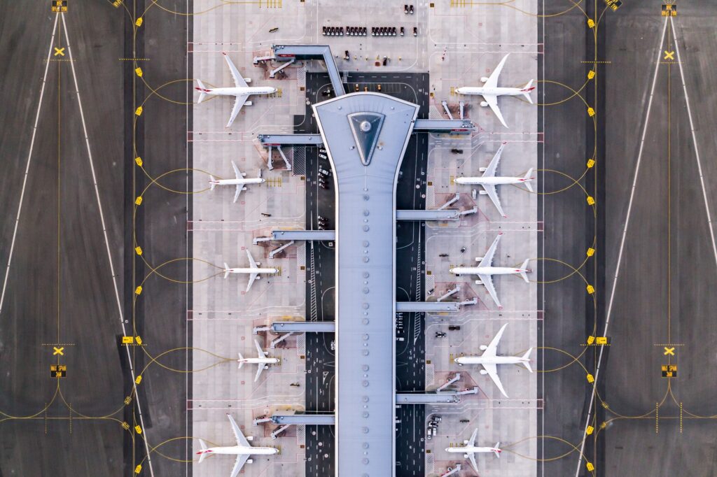 Ulaştırma ve Altyapı Bakanı Abdulkadir Uraloğlu, Kamu-Özel işbirliği (KÖİ) kapsamındaki havalimanlarından devletin 2024 yılı gelirinin toplam 37 milyar 628 milyon 62 bin 433 lira olacağını bildirdi. Bakan Uraloğlu, “2024 yıl sonu gelirleri ile birlikte KÖİ havalimanlarından elde edilen gelir 344 milyar 648 milyon 402 bin liraya ulaşacak.” dedi.