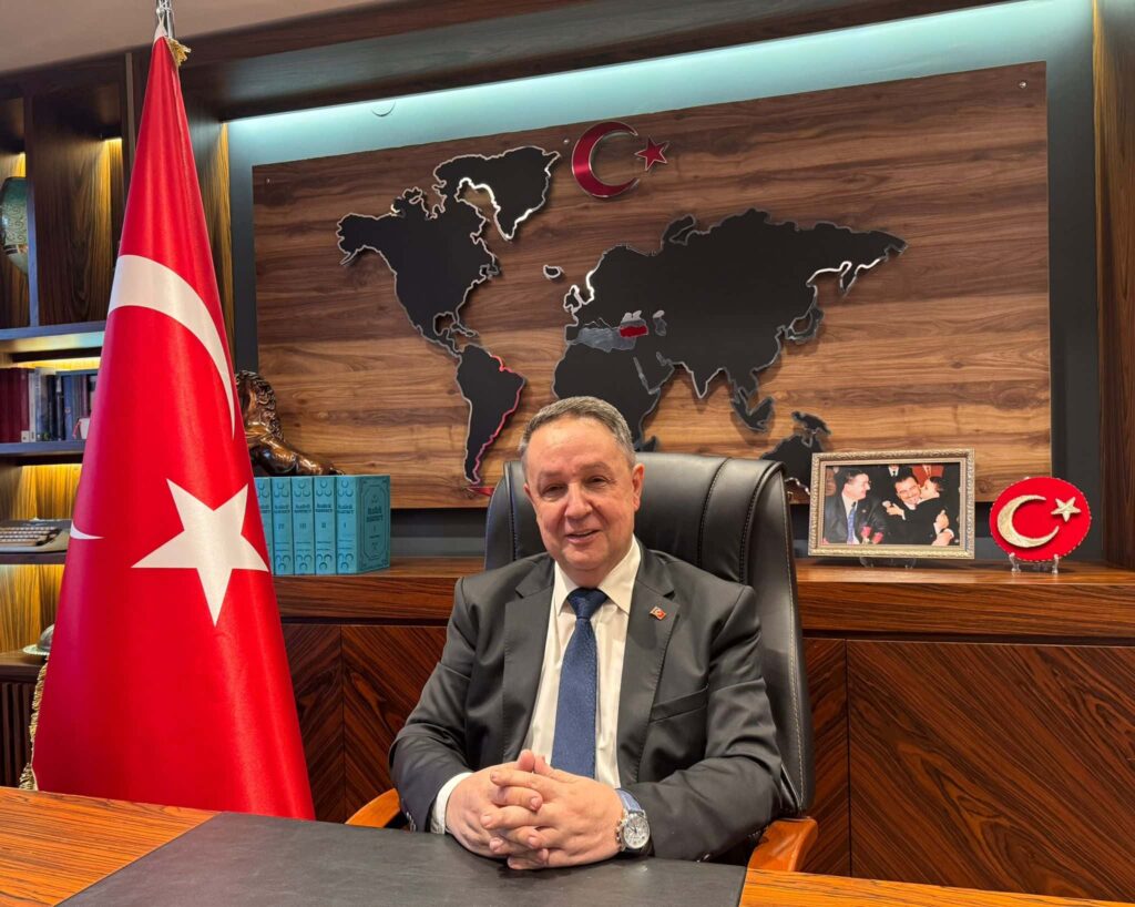 Büyük Birlik Partisi Genel Başkan Yardımcısı Ekrem Alfatlı tarafından Gazeteciler Günü dolayısıyla anlamlı açıklama yapıldı. Gazetecilik mesleği, büyük fedakârlıklarla, zor şartlar altında icra edilen ve halkın doğru bilgiye ulaşmasını sağlayan kutsal bir meslektir