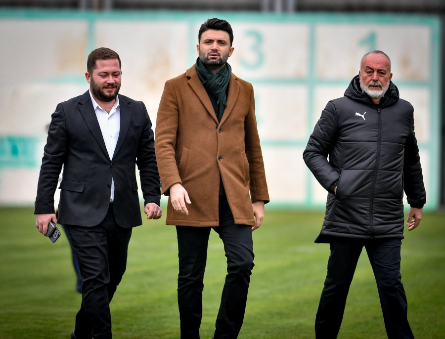 Bursaspor deplasmanda Tokat Belediye Plevne Spor ile oynayacağı maçın hazırlıklarını Teknik Direktörümüz Pablo Martin Batalla gözetiminde sabah saatlerinde Özlüce İbrahim Yazıcı Tesisleri’nde yaptığı antrenmanla sürdürdü.