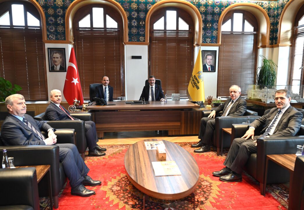 Ekonomi Koordinasyon Kurulu ve KOP Eylem Planı Bilgilendirme Toplantısı için Konya’ya gelen Cumhurbaşkanı Yardımcısı Cevdet Yılmaz, Konya Büyükşehir Belediye Başkanı Uğur İbrahim Altay’ı ziyaret etti.