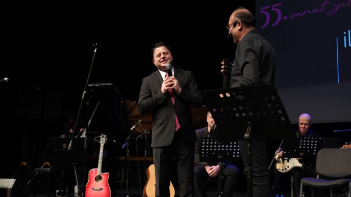 Kadıköy Belediyesi, Türk müziğinin usta ismi İlhan Şeşen’in 55. sanat yılını, "Tek Şarkılık Konser" ile kutladı. 16 Şubat Pazar gecesi Caddebostan Kültür Merkezi’nde gerçekleşen özel konserde, ünlü sanatçılar Şeşen’in unutulmaz şarkılarını seslendirdi.