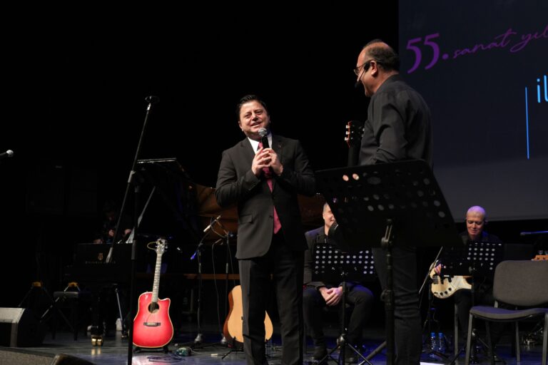 Kadıköy Belediyesi, Türk müziğinin usta ismi İlhan Şeşen’in 55. sanat yılını, "Tek Şarkılık Konser" ile kutladı. 16 Şubat Pazar gecesi Caddebostan Kültür Merkezi’nde gerçekleşen özel konserde, ünlü sanatçılar Şeşen’in unutulmaz şarkılarını seslendirdi.