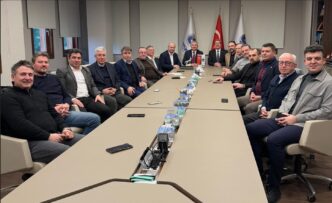 Moldova Cumhuriyeti’nin Ankara Büyükelçisi Dmitri Croitor ile Bursa’nın Moldova'daki kardeş şehir Cadır Lunga'nın Belediye Başkanı Anatoliy Topal, BALKANTÜRKSİAD’ı ziyaret ederek önemli iş birliği görüşmeleri gerçekleştirdi.