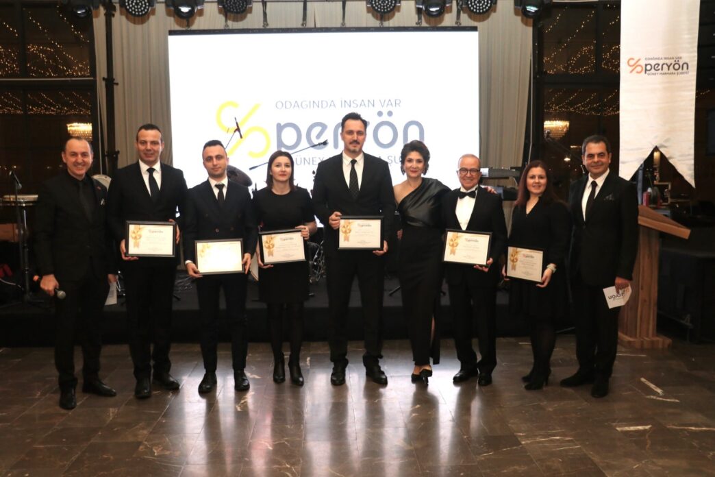 Türkiye'de insan yönetimi alanında kurulmuş ilk sivil toplum kuruluşu olan Türkiye İnsan Yönetimi Derneği’nin (PERYÖN) Güney Marmara Şubesi kuruluşunun 25. yılını kutladı.