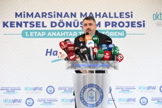 Mimarsinan Mahallesi 1. Etap Kentsel Dönüşüm Projesi Anahtar Teslim Töreni’nde konuşan Yıldırım Belediye Başkanı Oktay Yılmaz, imar uygulamaları, kurumlar arası iş birliği, insan odaklı projelerle Bursa ve Türkiye’de kentsel dönüşüme örnek olduklarını vurguladı.