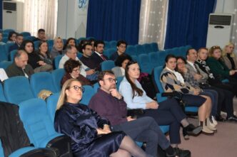 Bursa Uludağ Üniversitesi (BUÜ) bünyesinde “Nadir Hastalıklar: Güncel Tedavi Yaklaşımları ve İleri Teknolojiler” konulu sempozyum gerçekleştirildi. Alanında uzman konukların katıldığı programda teknolojik gelişmeler ile tanı ve tedavi süreçleri de ele alındı.