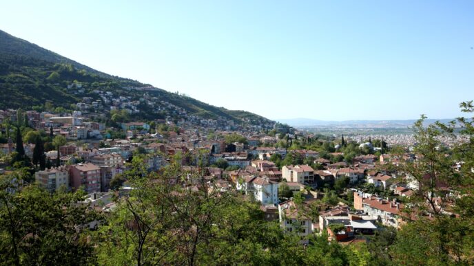 Dünya genelindeki kentlerin akıllı şehircilik, dijital dönüşüm ve sürdürülebilir kalkınma alanlarındaki performanslarını değerlendiren ICF (Akıllı Topluluk Forumu), Bursa Büyükşehir Belediyesi’nin dijital şehircilik uygulamaları sonucunda Bursa’yı ‘Smart21 Communities of 2025’ listesine seçerek dünyanın en akıllı şehirleri arasında gösterdi.