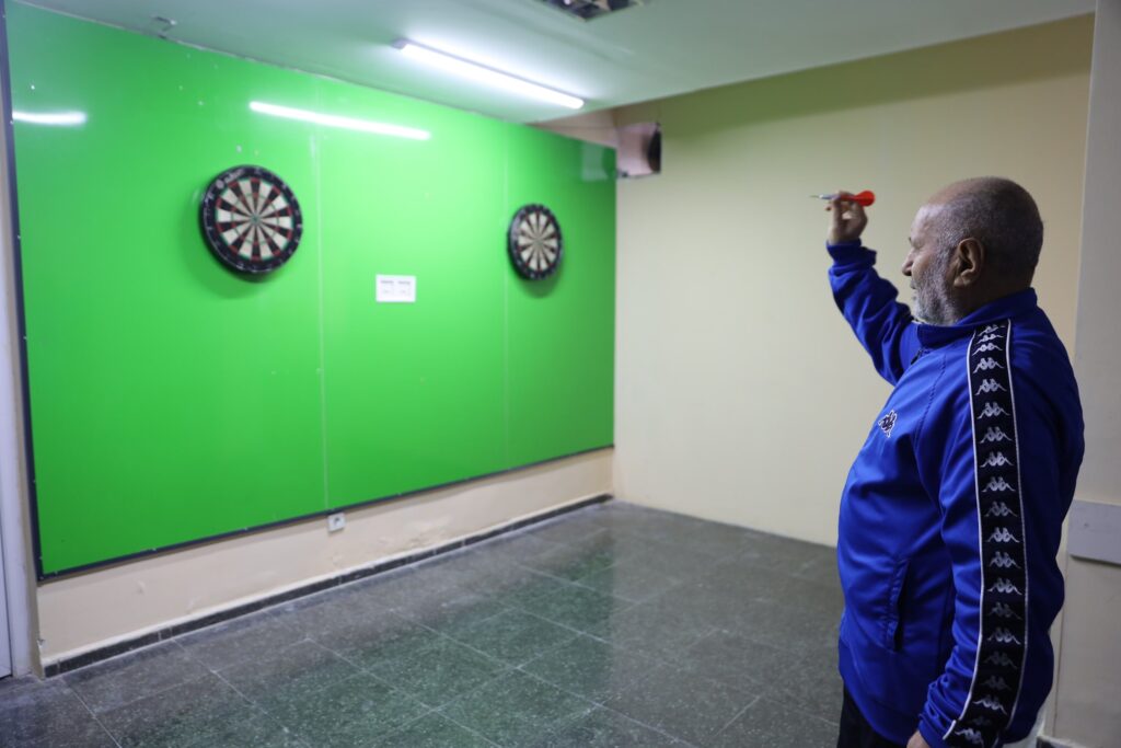 Bursa Büyükşehir Belediyesi Huzurevi sakinlerinden oluşan Bocce ve Dart takımı, 2 Nisan'da başlayacak olan ‘Bursa Uluslararası Spor Festivali’ne katılarak hünerlerini sergilemeye hazırlanıyor. En genci 61, en yaşlısı 89 yaşında olan huzurevi sakinleri, haftanın 3 günü antrenman yaparak turnuvanın en iddialı takımı olduklarını dile getiriyor.