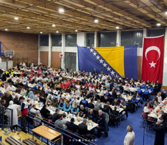 Ramazan iftar programlarını her yıl farklı bir Balkan ülkesinde yapan Balkan Rumeli Sanayicileri ve İş İnsanları Derneği (BALKANTÜRKSİAD) 2025’in iftar programını Bosna Hersek’in Travnik kentinde düzenledi.