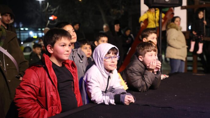 Mudanya Belediyesi’nin düzenlediği Ramazan etkinlikleri büyük ilgi gördü. İftar çadırlarında aynı sofrada buluşuldu, Ramazan Sokağı'nda geleneksel gösteriler ve atölyelerde keyifli anlar yaşandı.