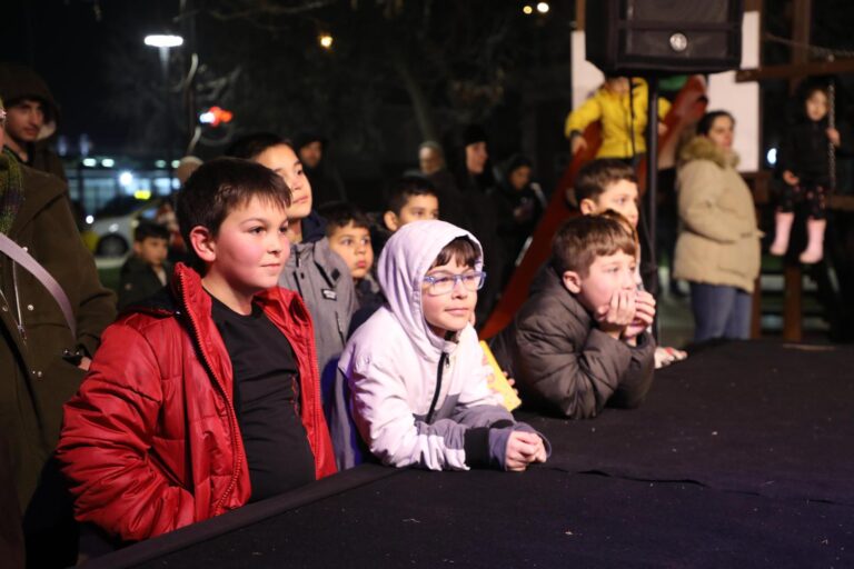 Mudanya Belediyesi’nin düzenlediği Ramazan etkinlikleri büyük ilgi gördü. İftar çadırlarında aynı sofrada buluşuldu, Ramazan Sokağı'nda geleneksel gösteriler ve atölyelerde keyifli anlar yaşandı.