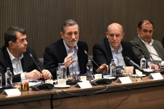 Bursa Ticaret ve Sanayi Odası (BTSO) Yönetim Kurulu Başkanı İbrahim Burkay, Tekstil Konseyi üyeleriyle bir araya gelerek Bursa’nın teknik ve fonksiyonel tekstil üretiminde daha iyi bir seviyeye ulaşması gerektiğini söyledi. Başkan Burkay, bu vizyon doğrultusunda hayata geçirilen BUTEKOM’un mükemmeliyet merkezleriyle sektöre önemli katkılar sunduğunu belirtti.