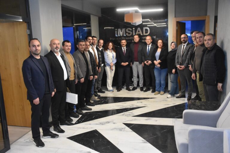 İnşaat Müteahhitleri Sanayici ve İş İnsanları Derneği (İMSİAD) yönetimi, İYİ Parti Bursa Milletvekili Selçuk Türkoğlu ve beraberinde İYİ Parti Bursa İl Başkanı İsmail Kaya ile il yöneticilerini ağırladı.