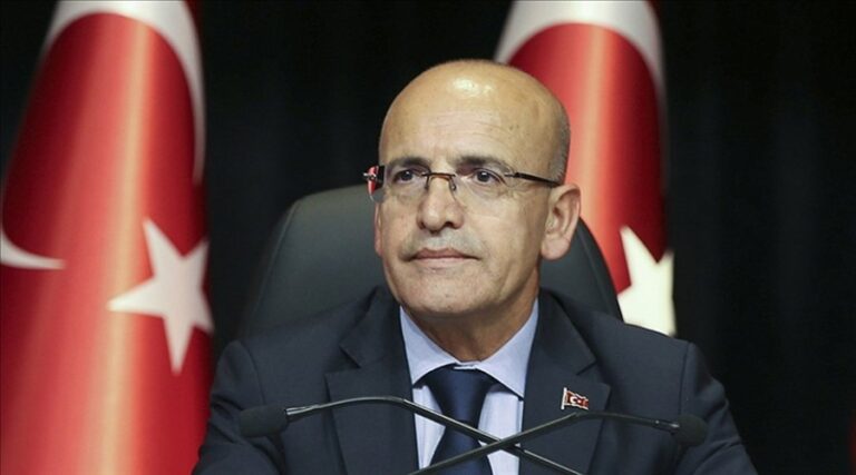 Hazine ve Maliye Bakanı Mehmet Şimşek, sosyal medya hesabından piyasalara ilişkin açıklamalarda bulundu.