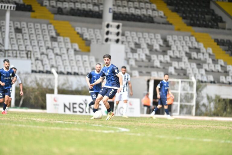 Bursaspor, ligin 24. Haftasında deplasmanda Kuşadasıspor ile karşı karşıya geldi. Kuşadası Özer Türk Stadyumu’nda oynanan karşılaşma 1-1'lik beraberlik ile sonuçlandı. Bursaspor golünü İlhan Depe kaydetti.