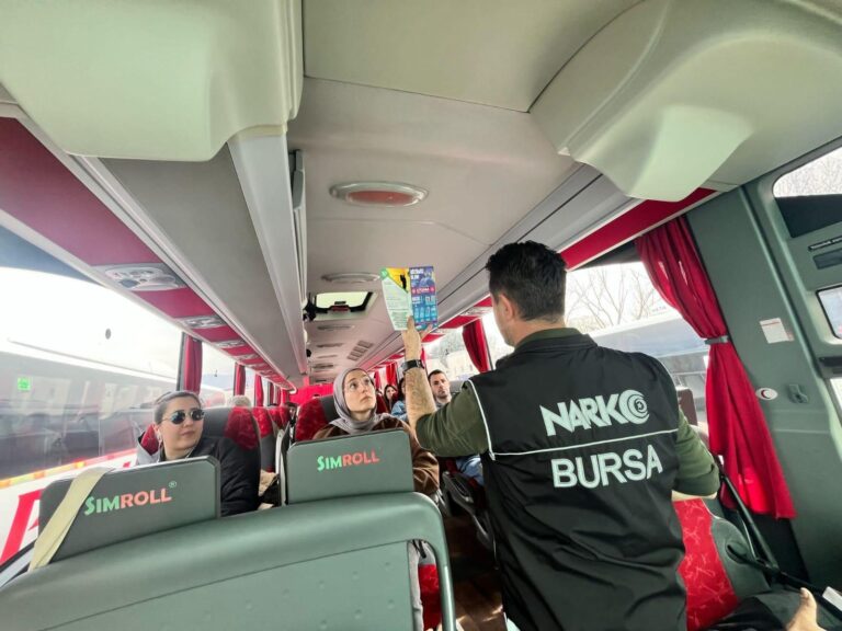 Bursa Emniyet Müdürlüğü Narkotik Suçlarla Mücadele Şube Müdürlüğü tarafından çeşitli faaliyetler gerçekleştirilmeye devam ediyor.