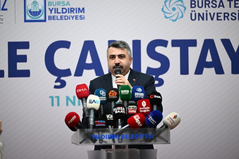 Cumhurbaşkanı Recep Tayyip Erdoğan tarafından 2025 yılının "Aile Yılı" ilan edilmesi kapsamında Yıldırım Belediyesi ile Bursa Teknik Üniversitesi iş birliğinde Aile Çalıştayı düzenlendi.