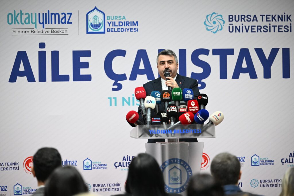 Cumhurbaşkanı Recep Tayyip Erdoğan tarafından 2025 yılının "Aile Yılı" ilan edilmesi kapsamında Yıldırım Belediyesi ile Bursa Teknik Üniversitesi iş birliğinde Aile Çalıştayı düzenlendi.