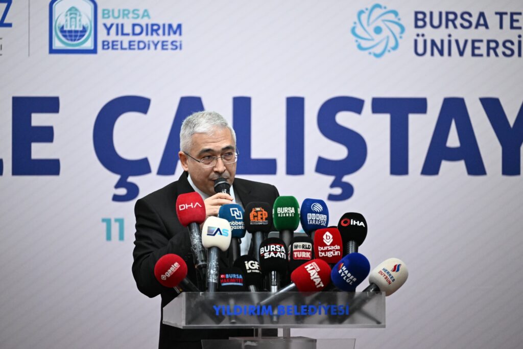 Cumhurbaşkanı Recep Tayyip Erdoğan tarafından 2025 yılının "Aile Yılı" ilan edilmesi kapsamında Yıldırım Belediyesi ile Bursa Teknik Üniversitesi iş birliğinde Aile Çalıştayı düzenlendi.