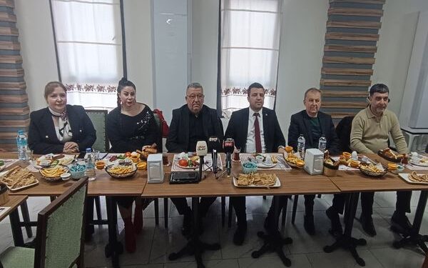 Uşak Kahveciler Odası Uşak Basını İle Bir Araya Geldi