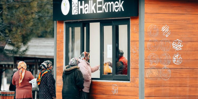 Merkezefendi Belediyesi Halk Ekmek Büfeleri Ramazan Ayında da Hizmet Vermeye Devam Ediyor