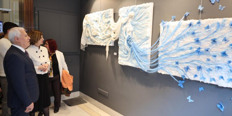 İpek Sanatının Zarafeti Bursa’da Sergilendi